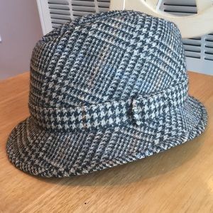 🎩 Men’s Burberry Wool Hat!